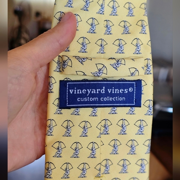 Vineyard Vines Men's‎ Silk Tie - Picture 5 of 7